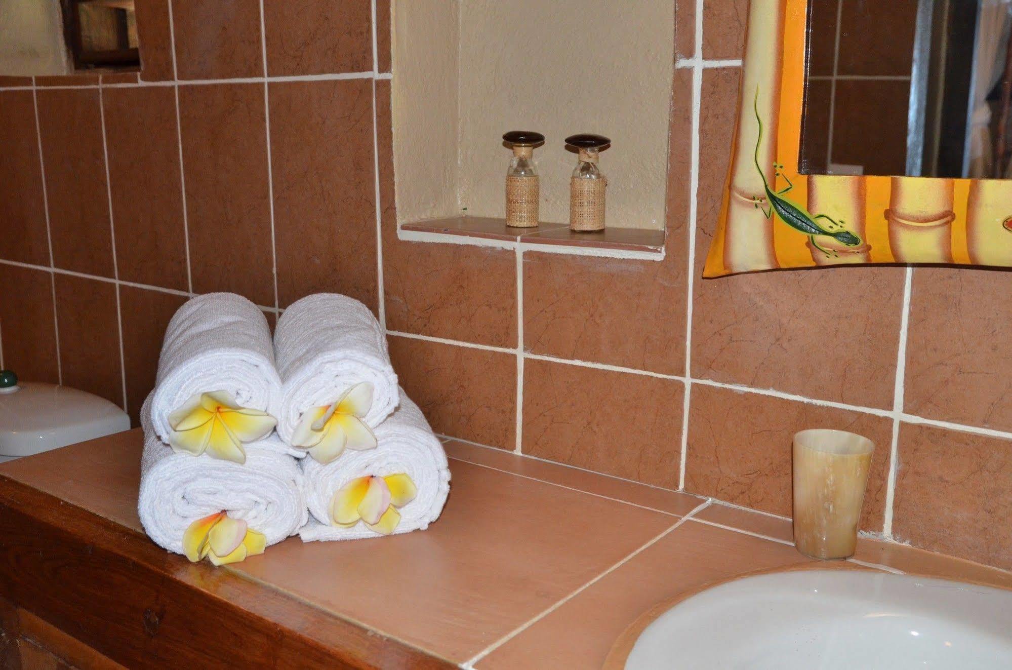 Auberge Le Maki Lodge Ampangorinana المظهر الخارجي الصورة